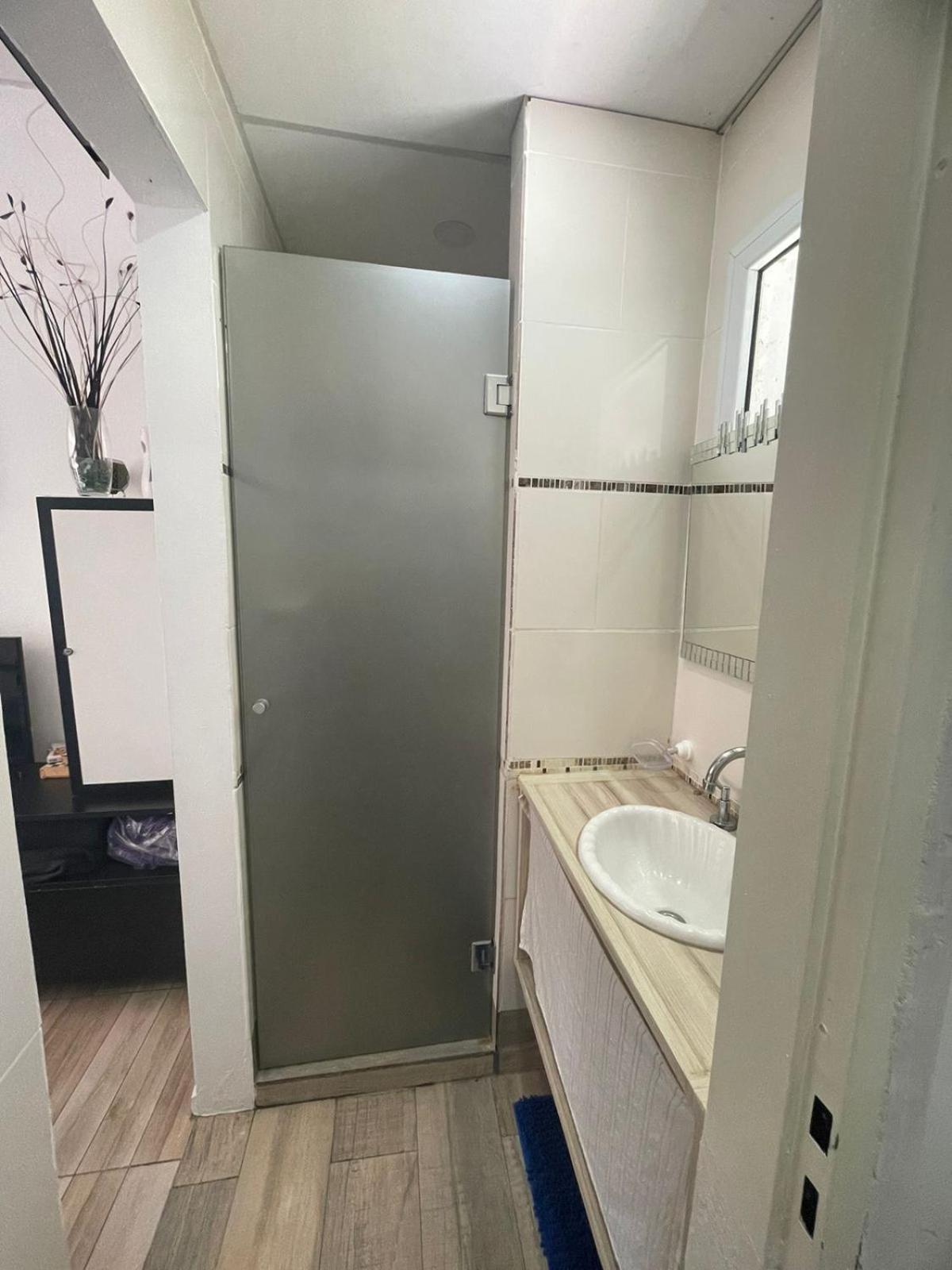 Ezeiza 1 Nuestro Lugar A 15 Minutos Del Aeropuerto Tranfer Opcional Desde Y Al Aeropuerto De Ezeiza Las 24 Horas Pet Friendly Exterior photo